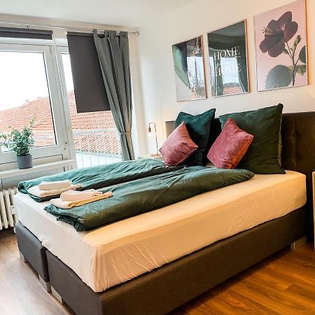 Apartment Fuer 3 Gaeste Kostenlose Parkplaetze Und Lift Хановер Екстериор снимка