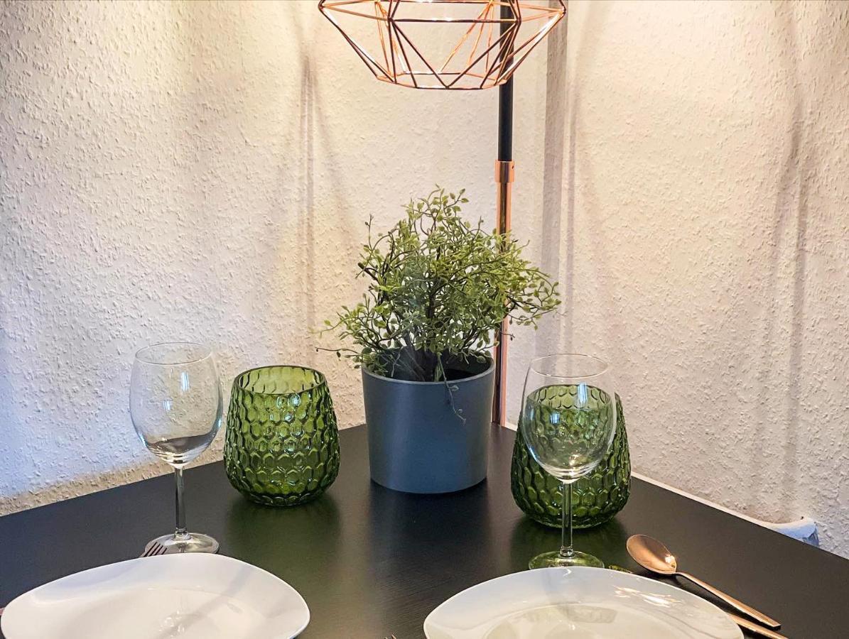 Apartment Fuer 3 Gaeste Kostenlose Parkplaetze Und Lift Хановер Екстериор снимка