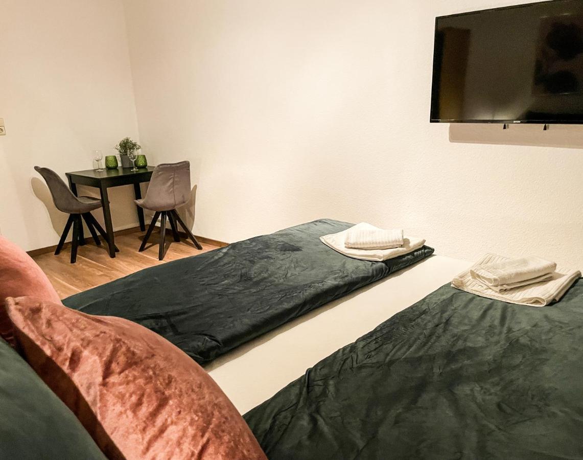 Apartment Fuer 3 Gaeste Kostenlose Parkplaetze Und Lift Хановер Екстериор снимка