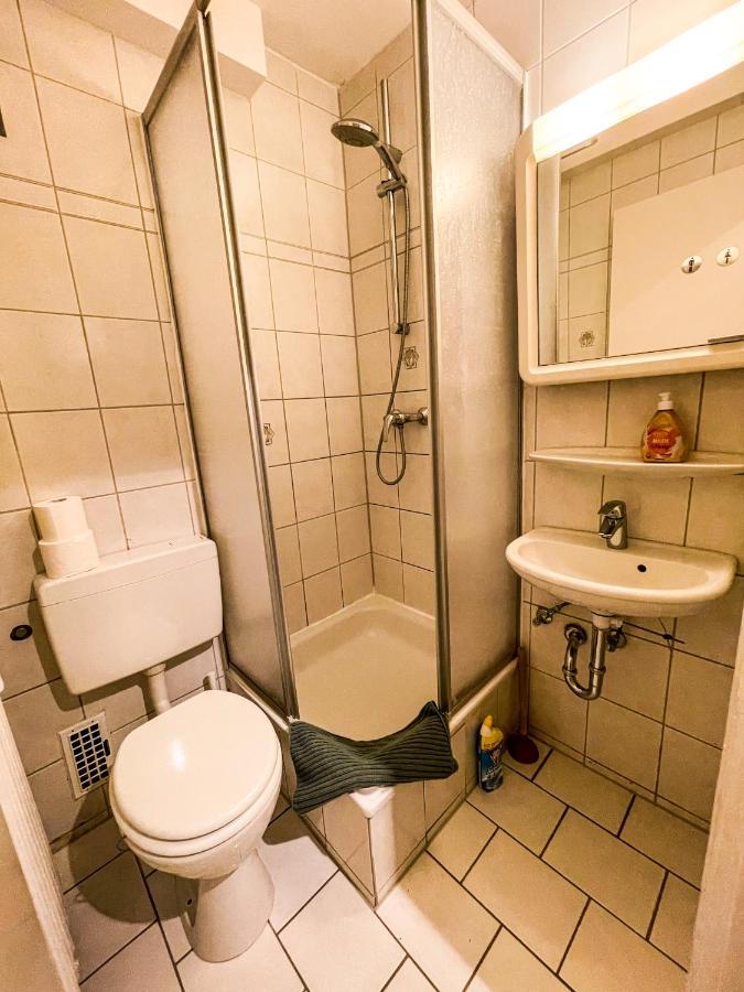 Apartment Fuer 3 Gaeste Kostenlose Parkplaetze Und Lift Хановер Екстериор снимка